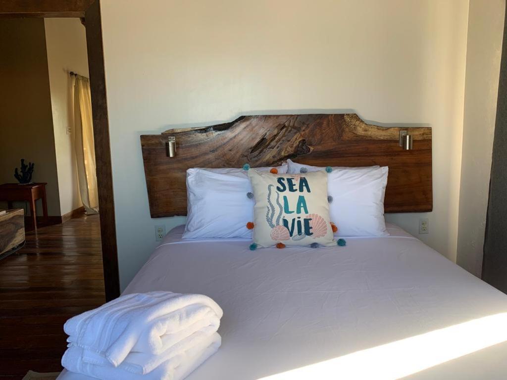 The Bounty Hotel Caye Caulker Bagian luar foto