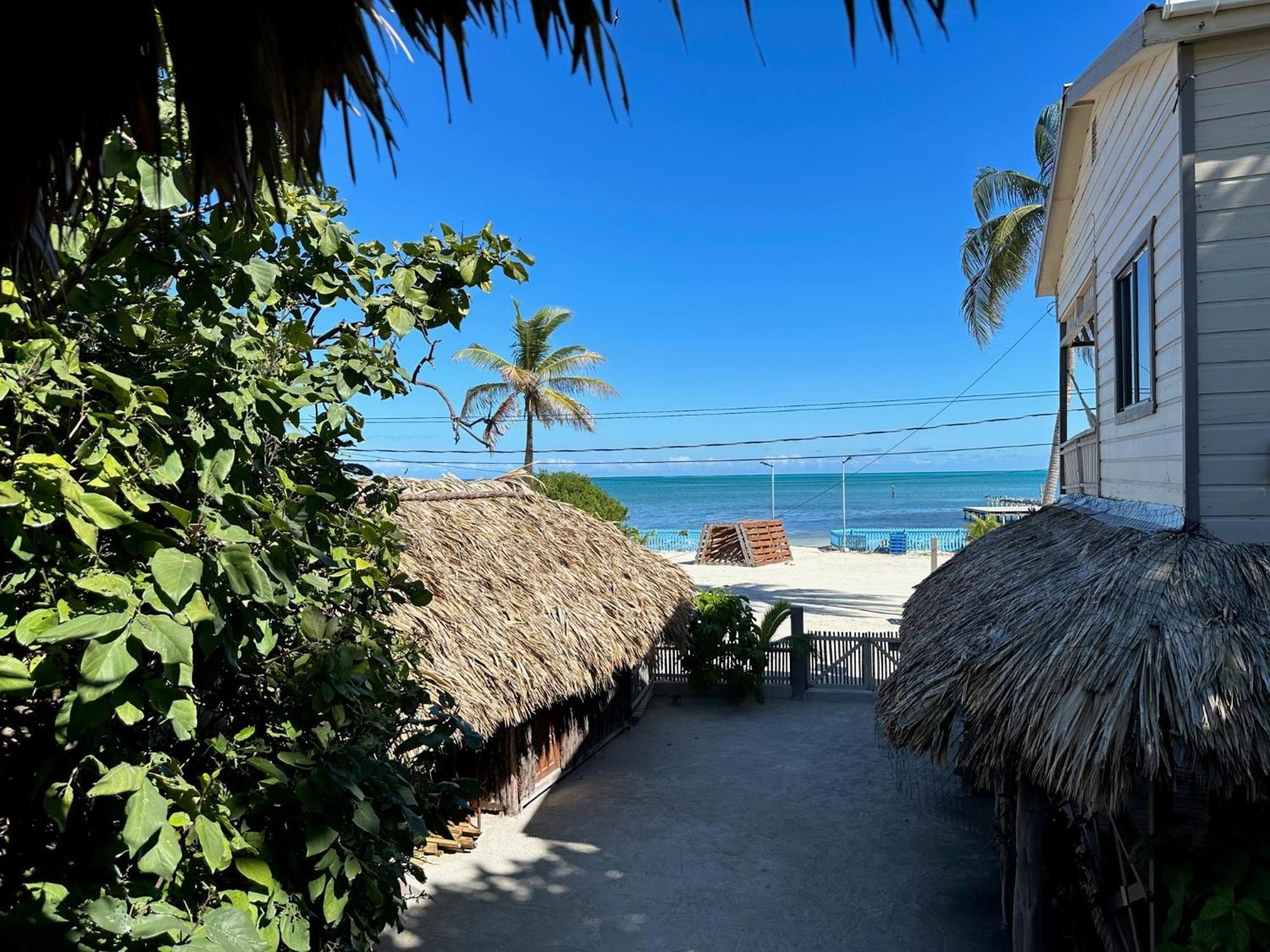 The Bounty Hotel Caye Caulker Bagian luar foto