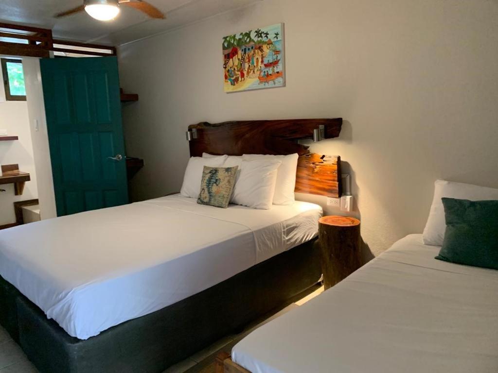 The Bounty Hotel Caye Caulker Bagian luar foto