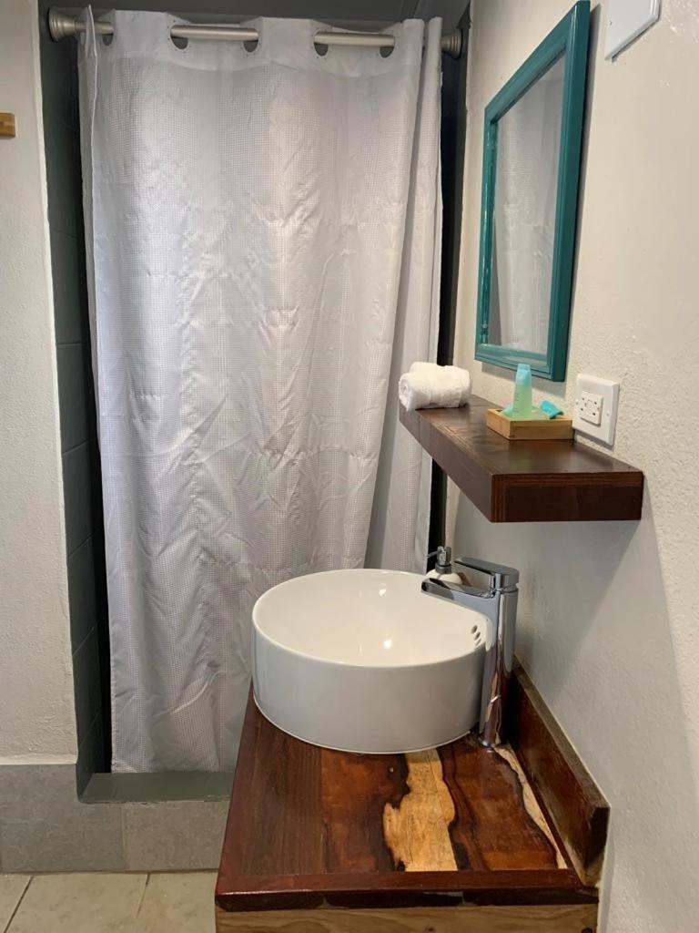 The Bounty Hotel Caye Caulker Bagian luar foto