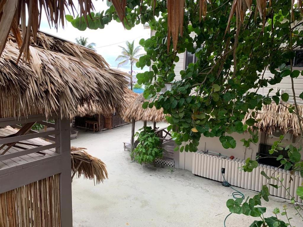The Bounty Hotel Caye Caulker Bagian luar foto